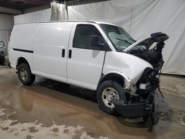 1GCGG25C881167561 - 2008 CHEVROLET EXPRESS G2 WHITE photo 4