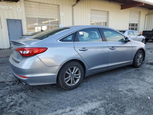 5NPE24AF9GH385615 - 2016 HYUNDAI SONATA SE SILVER photo 3