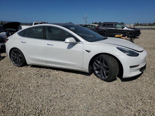 5YJ3E1EA0JF008334 - 2018 TESLA MODEL 3 თეთრი ფოტო 4
