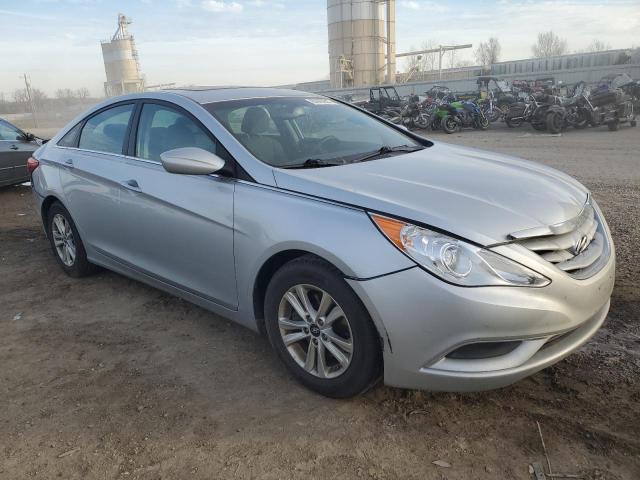 5NPEB4AC6CH402998 - 2012 HYUNDAI SONATA GLS SILVER photo 4