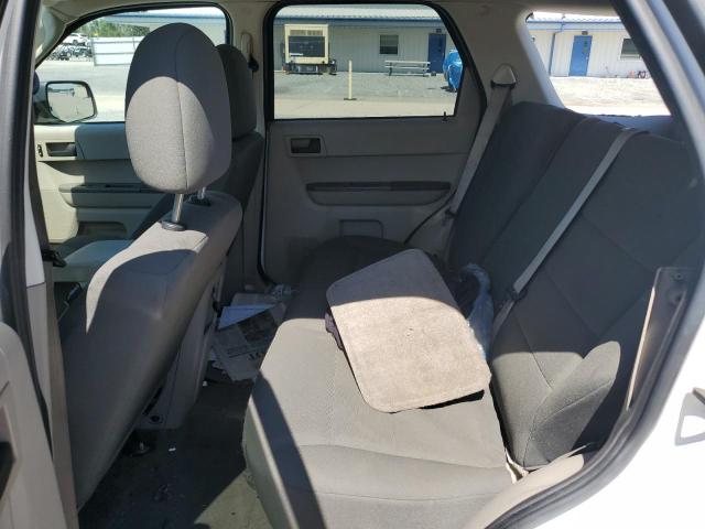 1FMCU9C73AKB18401 - 2010 FORD ESCAPE XLS 白色 照片 11