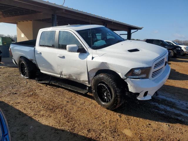 1C6RR7MT0GS180595 - 2016 RAM 1500 SPORT WHITE photo 4