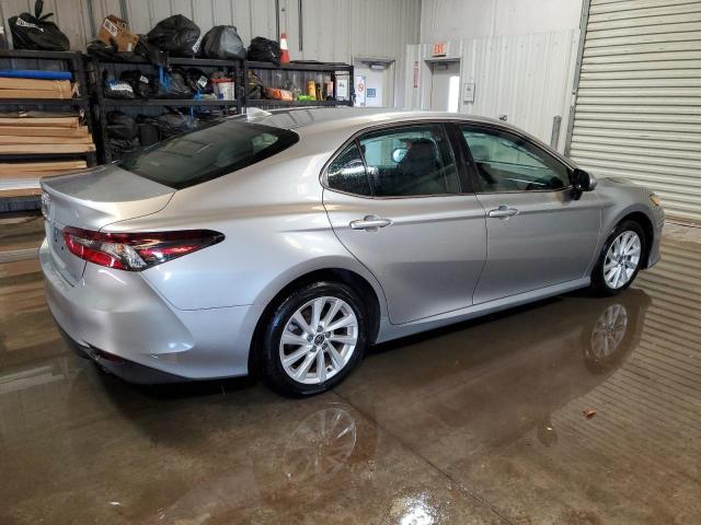 4T1C11AK8PU829784 - 2023 TOYOTA CAMRY LE SILVER photo 3