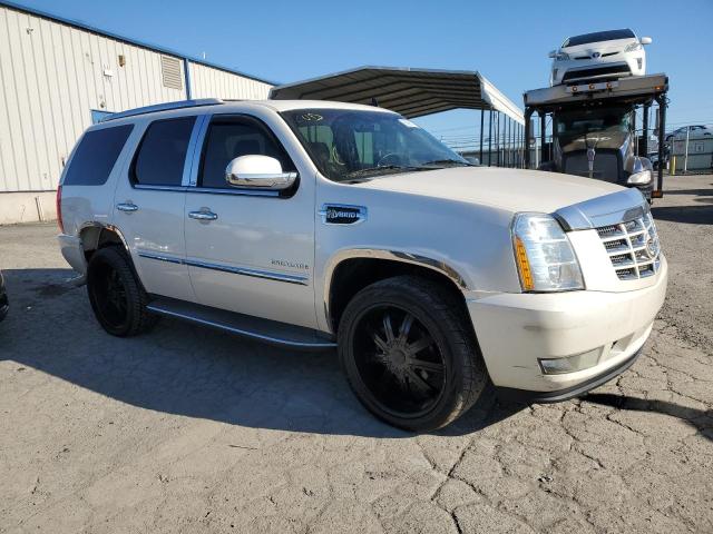 1GYS3EEJ1BR157902 - 2011 CADILLAC ESCALADE HYBRID WHITE photo 4