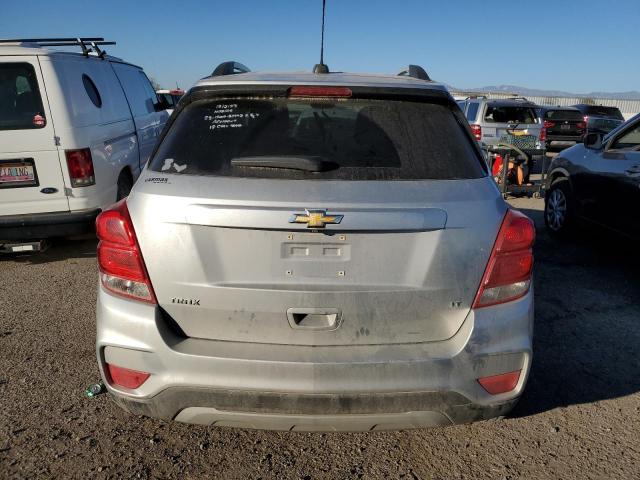 KL7CJLSB1JB547503 - 2018 CHEVROLET TRAX 1LT SILVER photo 6