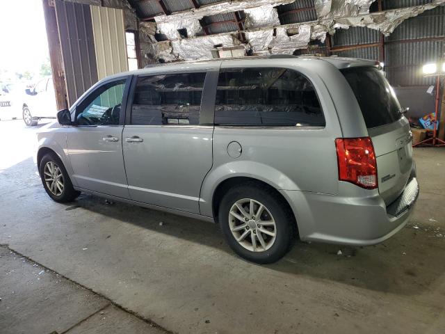 2C4RDGCG8JR327895 - 2018 DODGE GRAND CARAVAN SXT SILVER photo 2