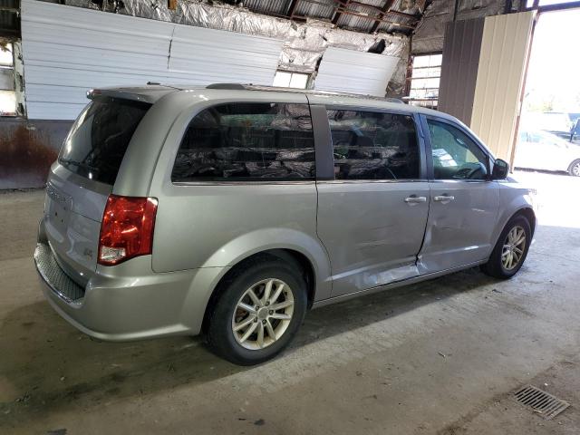 2C4RDGCG8JR327895 - 2018 DODGE GRAND CARAVAN SXT SILVER photo 3