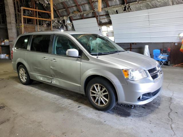 2C4RDGCG8JR327895 - 2018 DODGE GRAND CARAVAN SXT SILVER photo 4