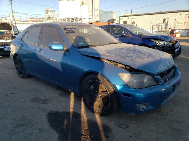 JTHBD192040093789 - 2004 LEXUS IS 300 BLUE photo 4