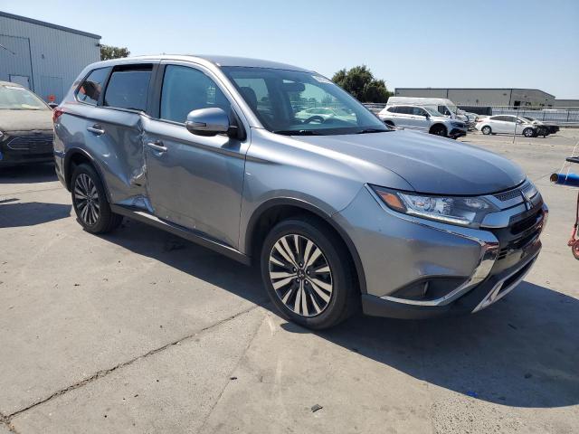 JA4AZ3A31KZ043257 - 2019 MITSUBISHI OUTLANDER SE SILVER photo 4