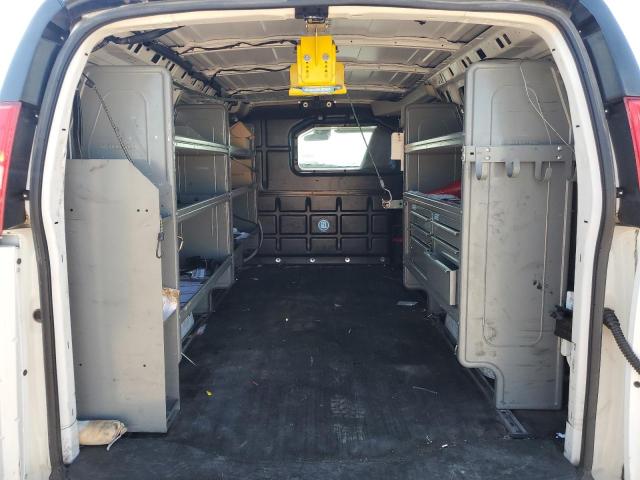 1GCWGAFP9K1373230 - 2019 CHEVROLET EXPRESS G2 WHITE photo 10