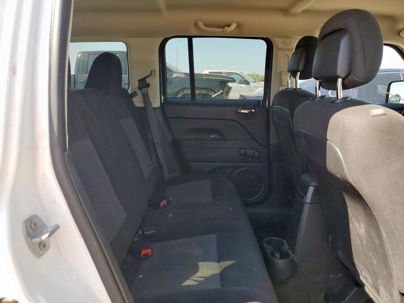 1C4NJRBB8HD194576 - 2017 JEEP PATRIOT SPORT თეთრი ფოტო 11