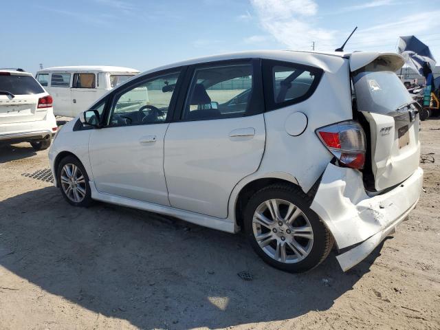 JHMGE8H49AS021262 - 2010 HONDA FIT SPORT WHITE photo 2