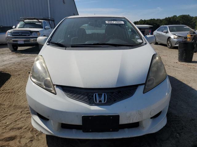 JHMGE8H49AS021262 - 2010 HONDA FIT SPORT WHITE photo 5