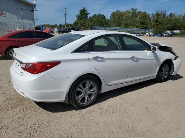 5NPEC4AC9DH659121 - 2013 HYUNDAI SONATA SE WHITE photo 3