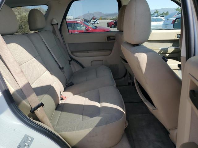 1FMCU9D73AKC72556 - 2010 FORD ESCAPE XLT Белый фото 10