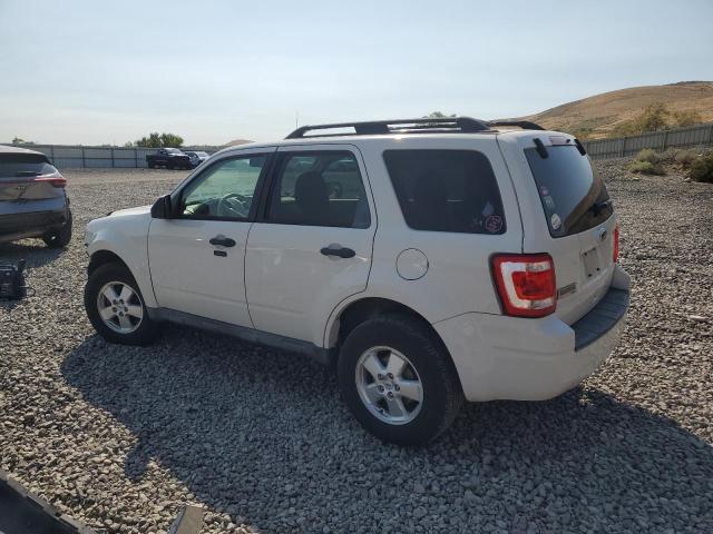 1FMCU9D73AKC72556 - 2010 FORD ESCAPE XLT Белый фото 2