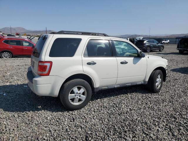 1FMCU9D73AKC72556 - 2010 FORD ESCAPE XLT Белый фото 3