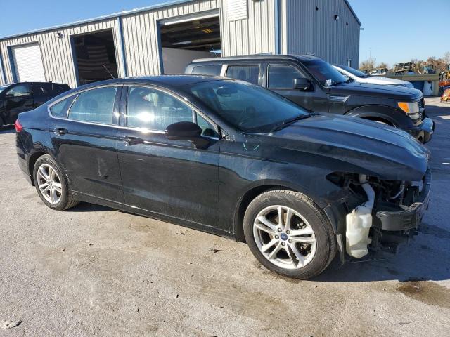 3FA6P0HD4JR284740 - 2018 FORD FUSION SE BLACK photo 4