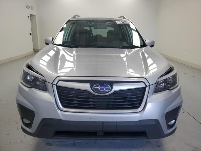JF2SKAJC0MH439161 - 2021 SUBARU FORESTER PREMIUM SILVER photo 5