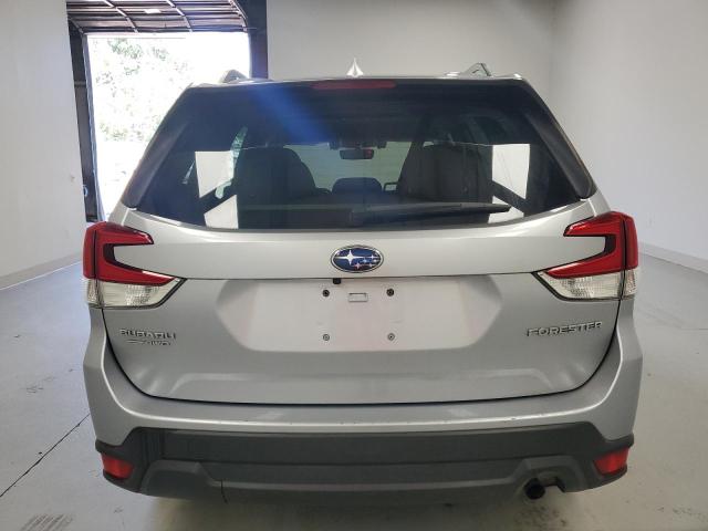 JF2SKAJC0MH439161 - 2021 SUBARU FORESTER PREMIUM SILVER photo 6