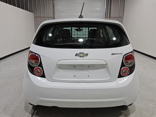 1G1JA6SH8G4174613 - 2016 CHEVROLET SONIC LS WHITE photo 6