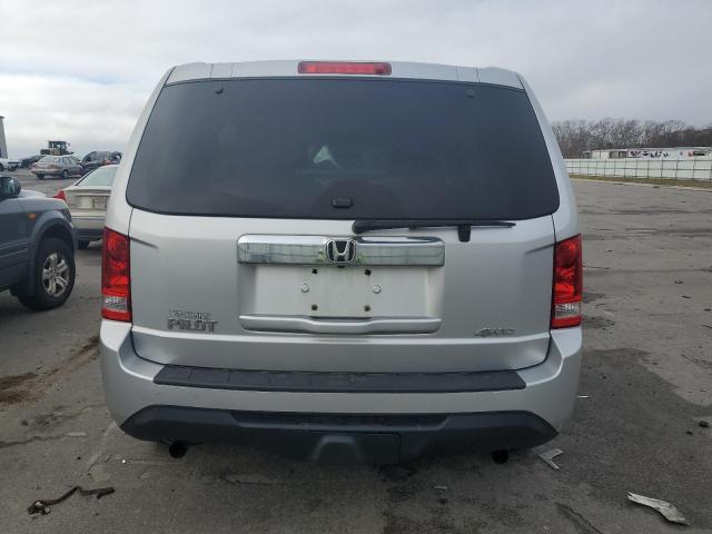 5FNYF4H21FB021948 - 2015 HONDA PILOT LX SILVER photo 6