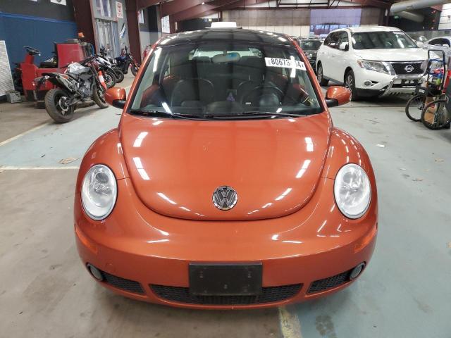 3VWRG3AG9AM026799 - 2010 VOLKSWAGEN NEW BEETLE ORANGE photo 5