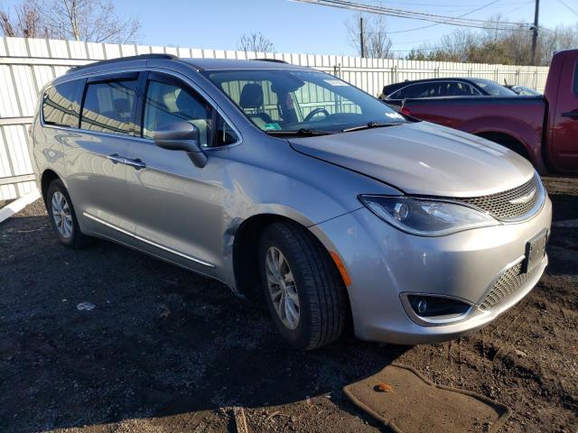 2C4RC1BG7HR569265 - 2017 CHRYSLER PACIFICA TOURING L SILVER photo 4