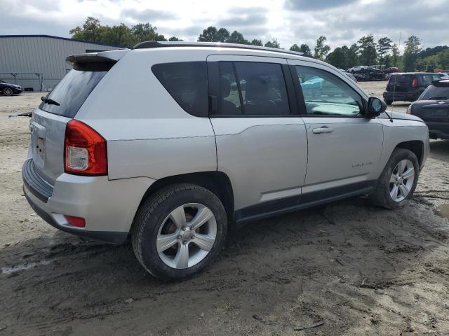 1C4NJCBBXCD554226 - 2012 JEEP COMPASS SPORT 银色 照片 3