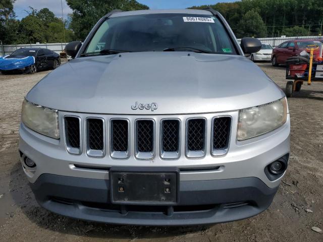 1C4NJCBBXCD554226 - 2012 JEEP COMPASS SPORT 银色 照片 5