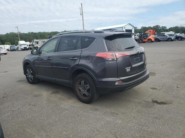 JTMBFREV2JJ197796 - 2018 TOYOTA RAV4 LE GRAY photo 2