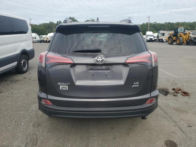 JTMBFREV2JJ197796 - 2018 TOYOTA RAV4 LE GRAY photo 6