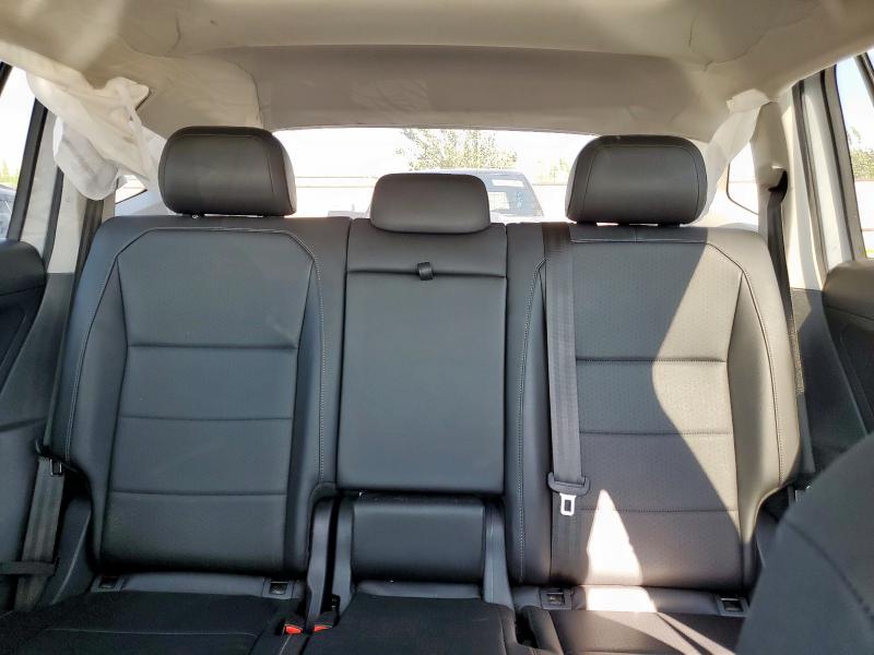 3VV2B7AX3KM062260 - 2019 VOLKSWAGEN TIGUAN SE 银色 照片 10