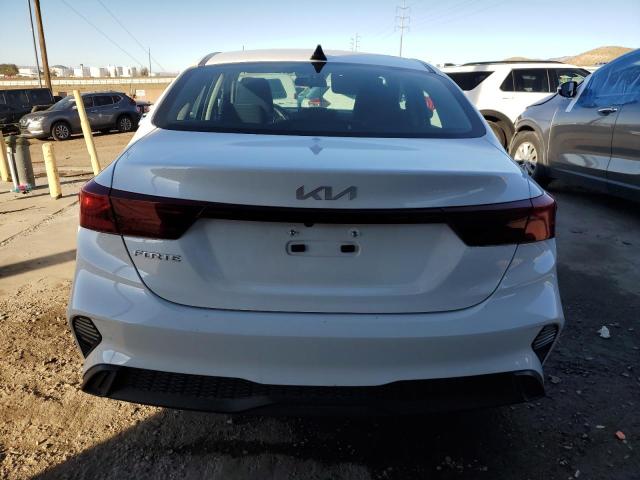 3KPF24ADXRE716387 - 2024 KIA FORTE LX WHITE photo 6