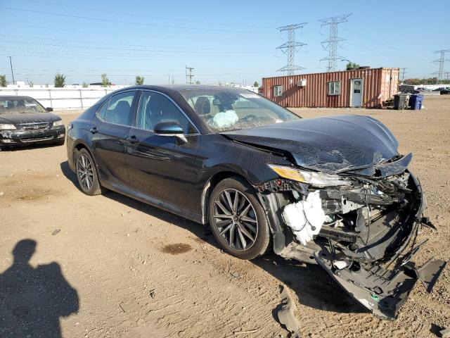 4T1F11BK2MU039498 - 2021 TOYOTA CAMRY XLE BLUE photo 4