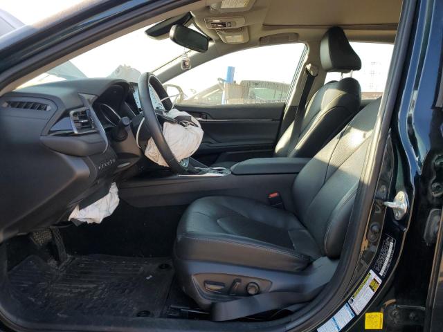 4T1F11BK2MU039498 - 2021 TOYOTA CAMRY XLE BLUE photo 7