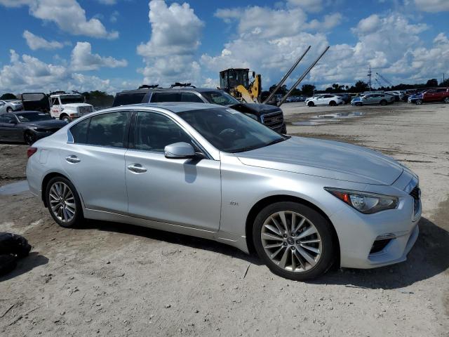JN1EV7AP9JM591812 - 2018 INFINITI Q50 LUXE 银色 照片 4