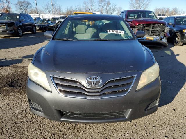 4T1BF3EK0AU070946 - 2010 TOYOTA CAMRY BASE GRAY photo 5