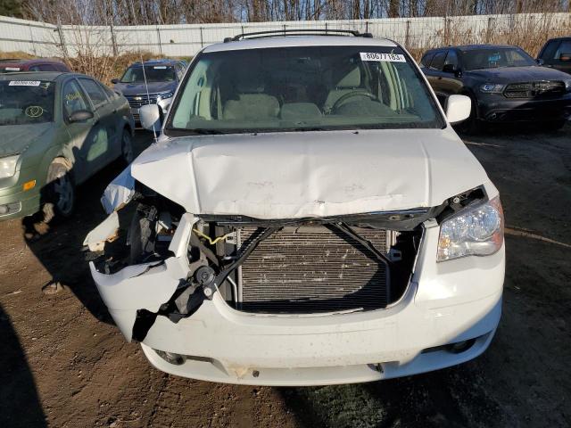 2A4RR5D17AR393980 - 2010 CHRYSLER TOWN & COU TOURING WHITE photo 5