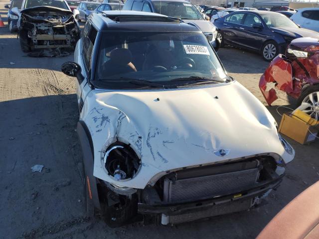 WMWML33519TX33801 - 2009 MINI COOPER CLUBMAN TWO TONE photo 5