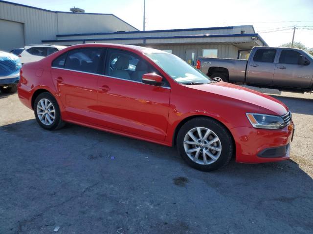 3VWDP7AJ6DM249190 - 2013 VOLKSWAGEN JETTA SE RED photo 4