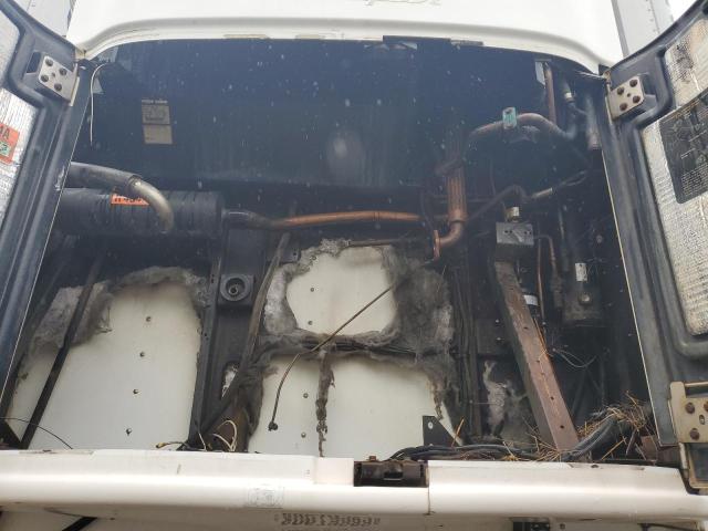 1UYVS24843U079411 - 2003 UTILITY VS2RA WHITE photo 7