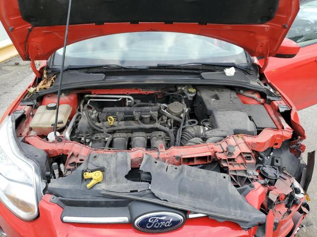 1FAHP3F23CL289005 - 2012 FORD FOCUS SE RED photo 11