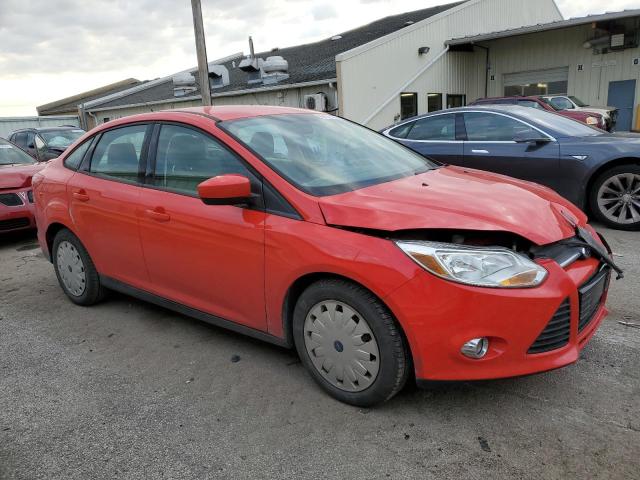 1FAHP3F23CL289005 - 2012 FORD FOCUS SE RED photo 4