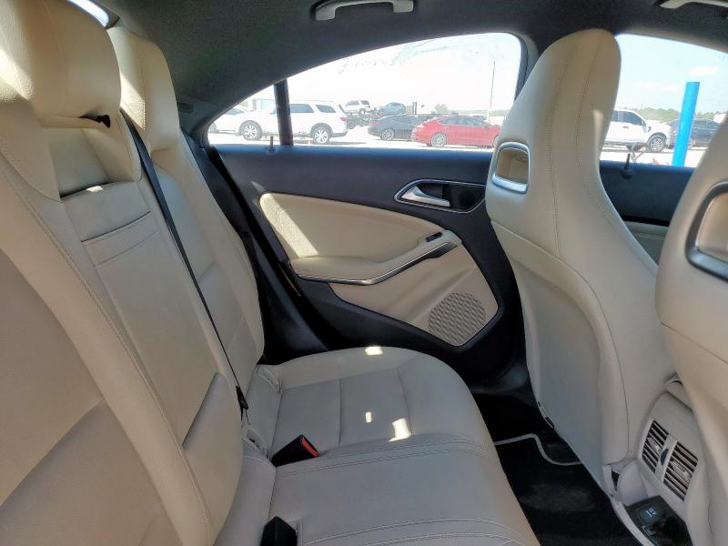 WDDSJ4EB3JN506908 - 2018 MERCEDES-BENZ CLA 250 BLACK photo 10