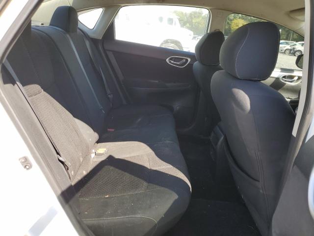 3N1AB7AP6JY300459 - 2018 NISSAN SENTRA S 白色 照片 10