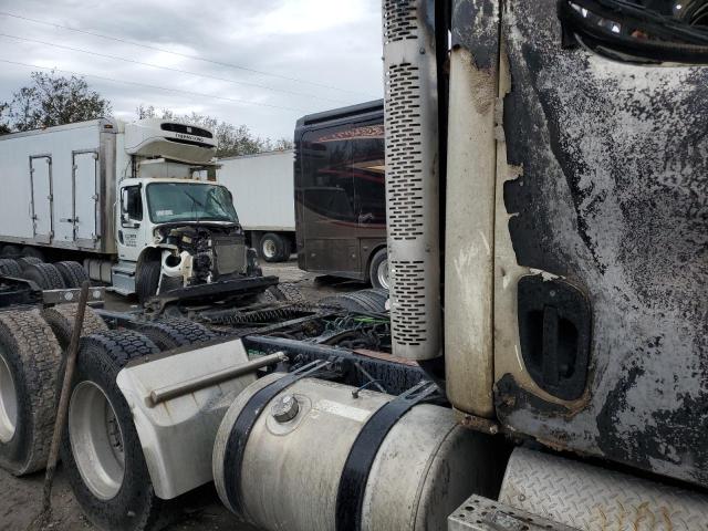 1FUJGEDV9CSBM1026 - 2012 FREIGHTLINER CASCADIA 1 WHITE photo 6