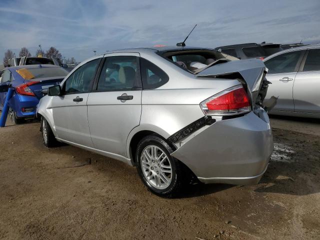 1FAHP3FN7AW291281 - 2010 FORD FOCUS SE SILVER photo 2