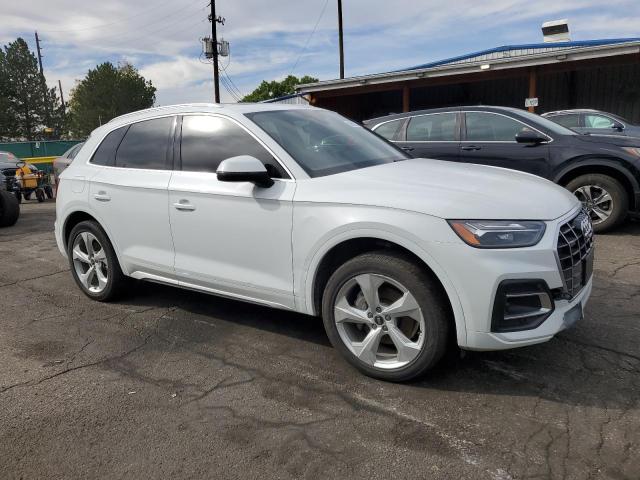 WA1BAAFY1M2055120 - 2021 AUDI Q5 PREMIUM PLUS WHITE photo 4